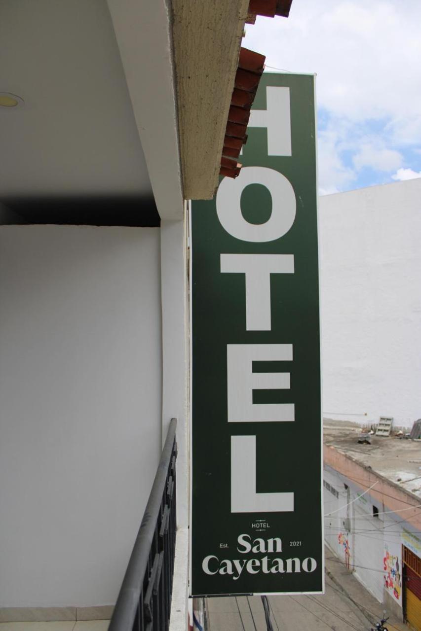 San Cayetano Hotel *
